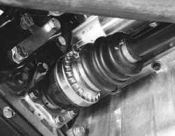 4.3.14 Проверка защитных чехлов приводов передних колес Daewoo Lanos 1997+