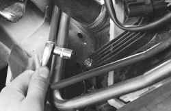 5.12.4 Снятие и установка электровентиляторов радиатора системы охлаждения двигателя Daewoo Lanos 1997+