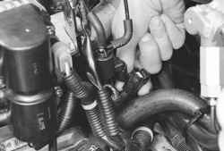 5.16.4 Снятие, проверка и установка электромагнитного клапана системы рециркуляции отработавших газов Daewoo Lanos 1997+