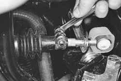 6.2.14 Снятие, установка и ремонт кулисы рычага управления коробкой передач Daewoo Lanos 1997+