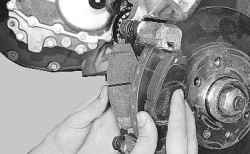 9.9.2 Замена тормозных колодок тормозного механизма переднего колеса Daewoo Lanos 1997+