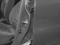 11.9.17 Снятие и установка задней двери Daewoo Lanos 1997+