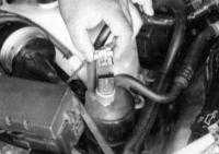 6.15 Снятие и установка аккумулятора (накопителя) системы кондиционирования воздуха Джип Чероки 1993+