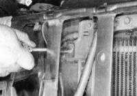 6.17 Снятие и установка конденсатора системы кондиционирования воздуха Джип Чероки 1993+