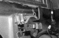 16.16 Снятие и установка ручек, цилиндра и фиксатора (защелки)  замка двери Джип Чероки 1993+