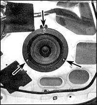 12.12 Радиоприемник и динамики Mazda 626