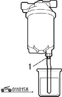 Расположение пробки (1) сливного отверстия топлива в топливном фильтре