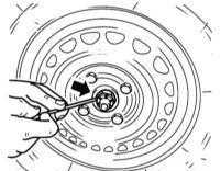12.3.4 Регулировка зазора в колесном подшипнике Opel Corsa