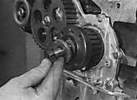 3.3.9 Механизм натяжения зубчатого ремня и шкивы Opel Vectra B