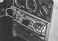 14.18 Радиоприемник Peugeot 405