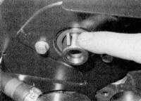 3.3.5 Снятие у установка зубчатых колес приводного ремня и механизма натяжения Renault Megane