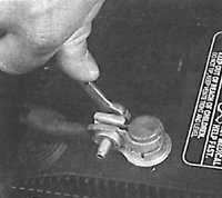 2.13 Проверка и обслуживание аккумулятора Субару Легаси 1990-1998 г.в.