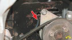 7.3 Проверка натяжения и регулировка ремня привода насоса гидроусилителя Chevrolet Niva 2002+