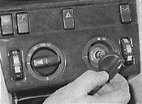 25.29 Центральная консоль Mercedes-Benz W124