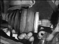 16.5 Снятие и установка на место поворотного кулака рулевого механизма Saab 9000