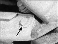 16.12 Снятие и установка на место нижнего рычага задней подвески Saab 9000