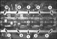 4.2.10 Снятие и установка головки цилиндров в сборе с впускным трубопроводом и выпускным коллектором Skoda Felicia