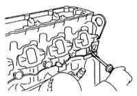 4.3.12 Снятие, установка, разборка и сборка головки цилиндров Toyota Land Cruiser