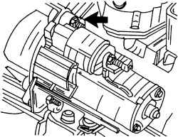 При установке стартера (двигатель VR6 с автоматической КПП) гайка на установочном штифте затягивается моментом 60 Н·м